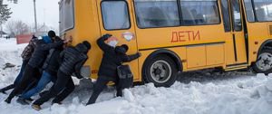 В России запретили возить детей на старых автобусах